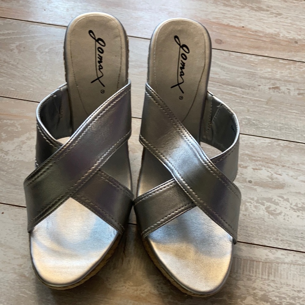 Women’s shoes